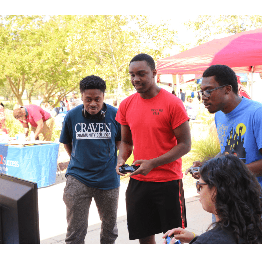 Students playing video games during PantherFest 2017