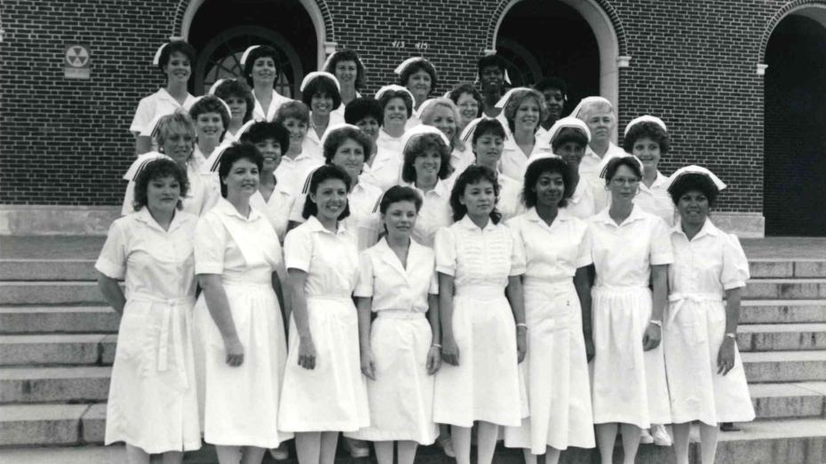 ADN graduates in 1987