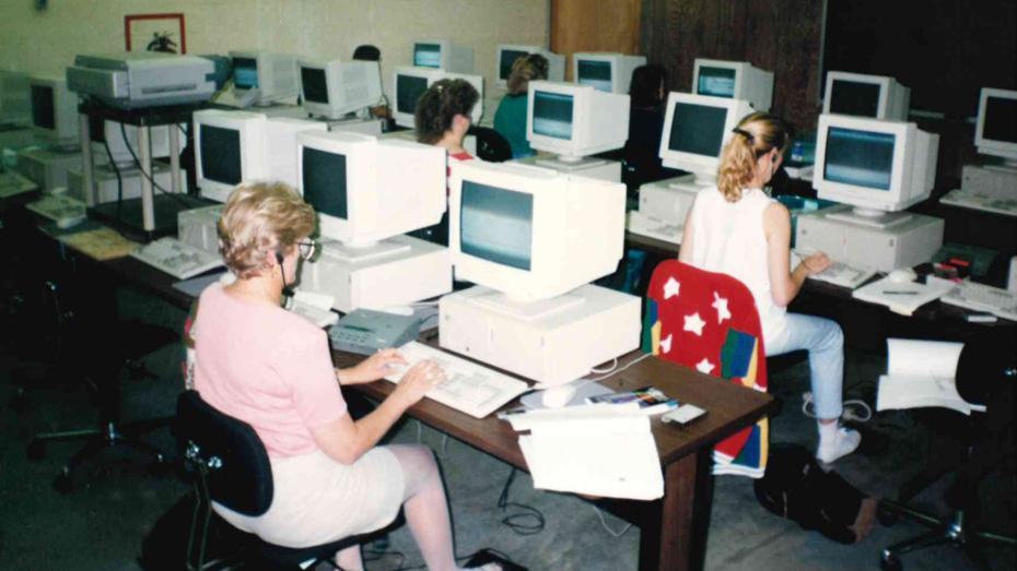 Students at a computer lab in the 1990s