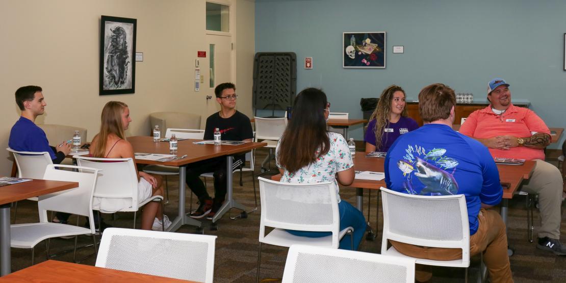 Hurst Student Ambassadors hold first meeting of fall 2021 semester